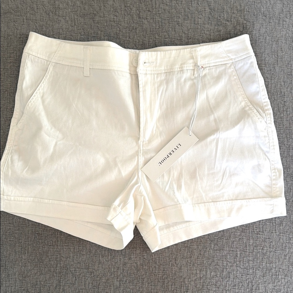 Liverpool women’s shorts. Stretch. Size 16/33
NWT.